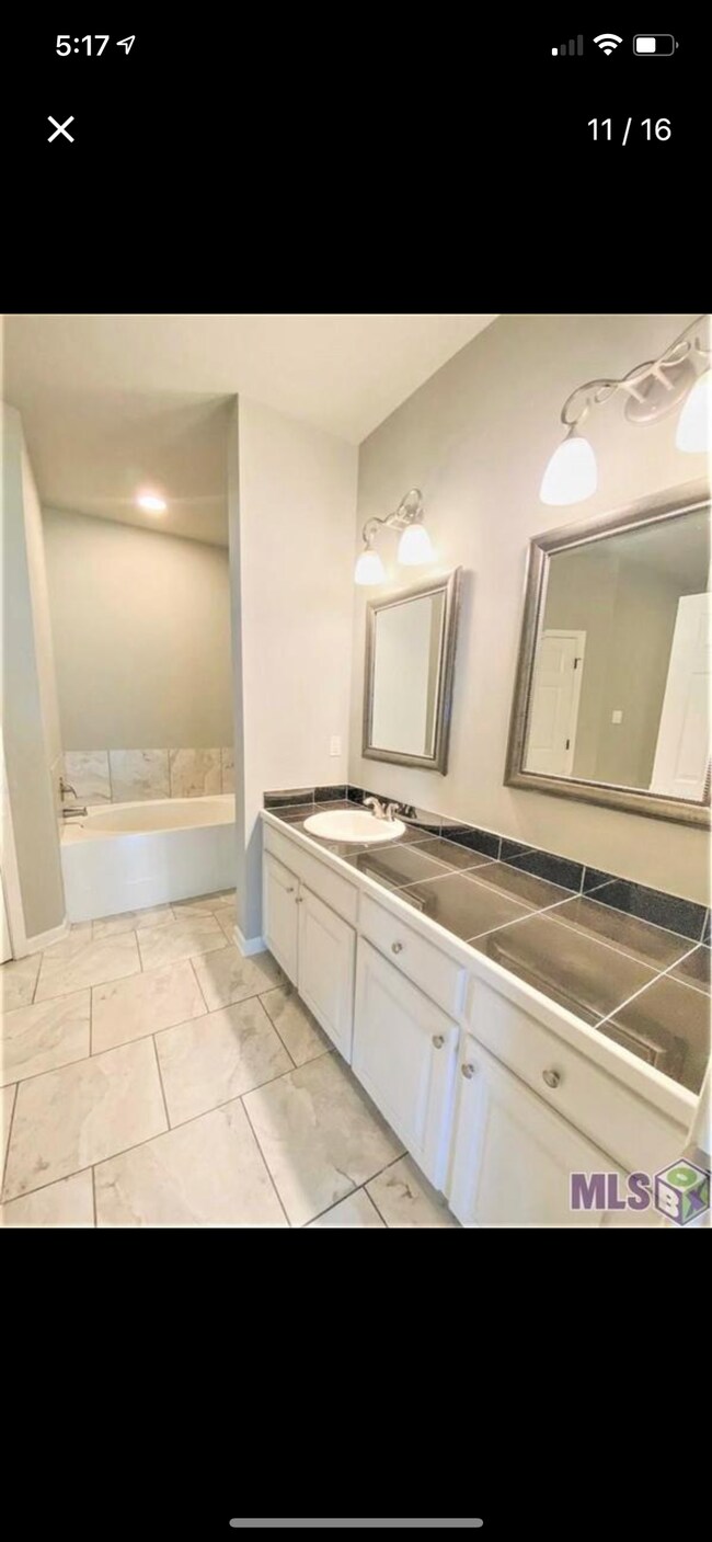 Foto del edificio - 37134 Woodgate Ave
