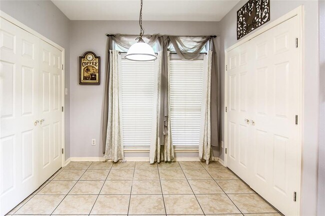 Foto del edificio - 3803 Oakwilde Cir