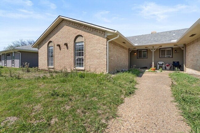 Foto del edificio - 15839 El Estado Dr