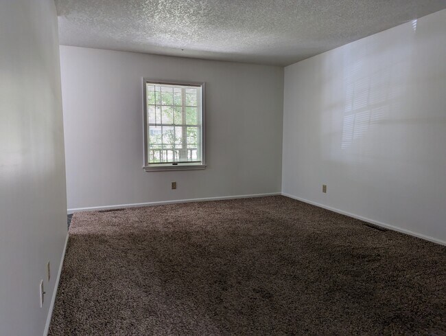 Living Room - 416 Willow St