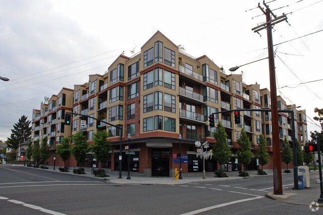 Building Photo - Broadway Commons