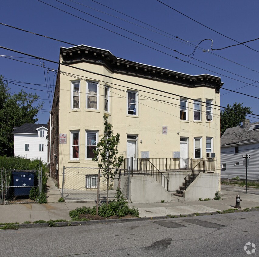 Foto del edificio - 190-192 N Burgher Ave