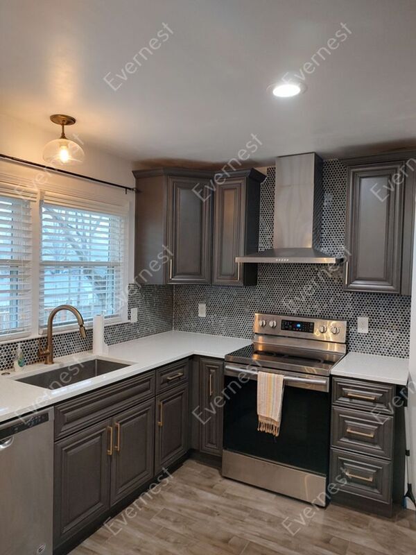 Foto del edificio - 7601 Fairway St