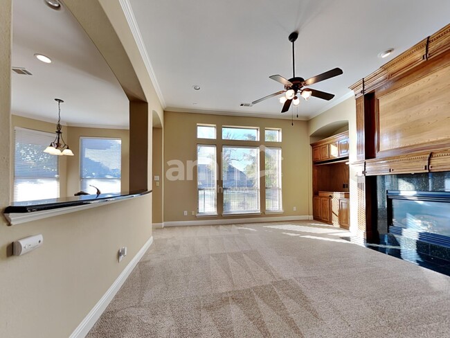 Foto del edificio - 5807 Crescent Ln