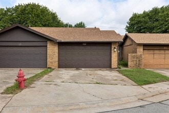 Building Photo - 709 Stonecroft Cir