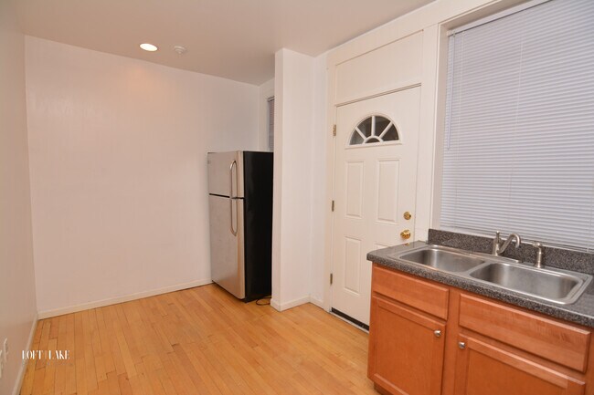 Foto del edificio - 4903 N Saint Louis Ave