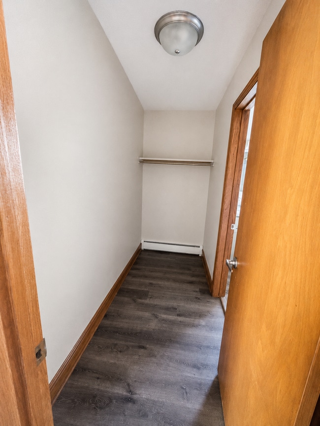 Interior Photo - The Avenue 401
