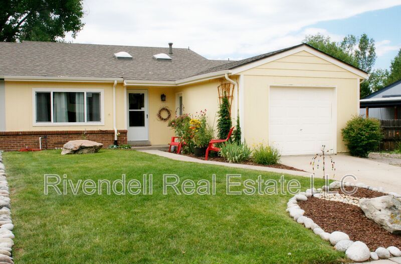 Primary Photo - 1484 Columbine Dr