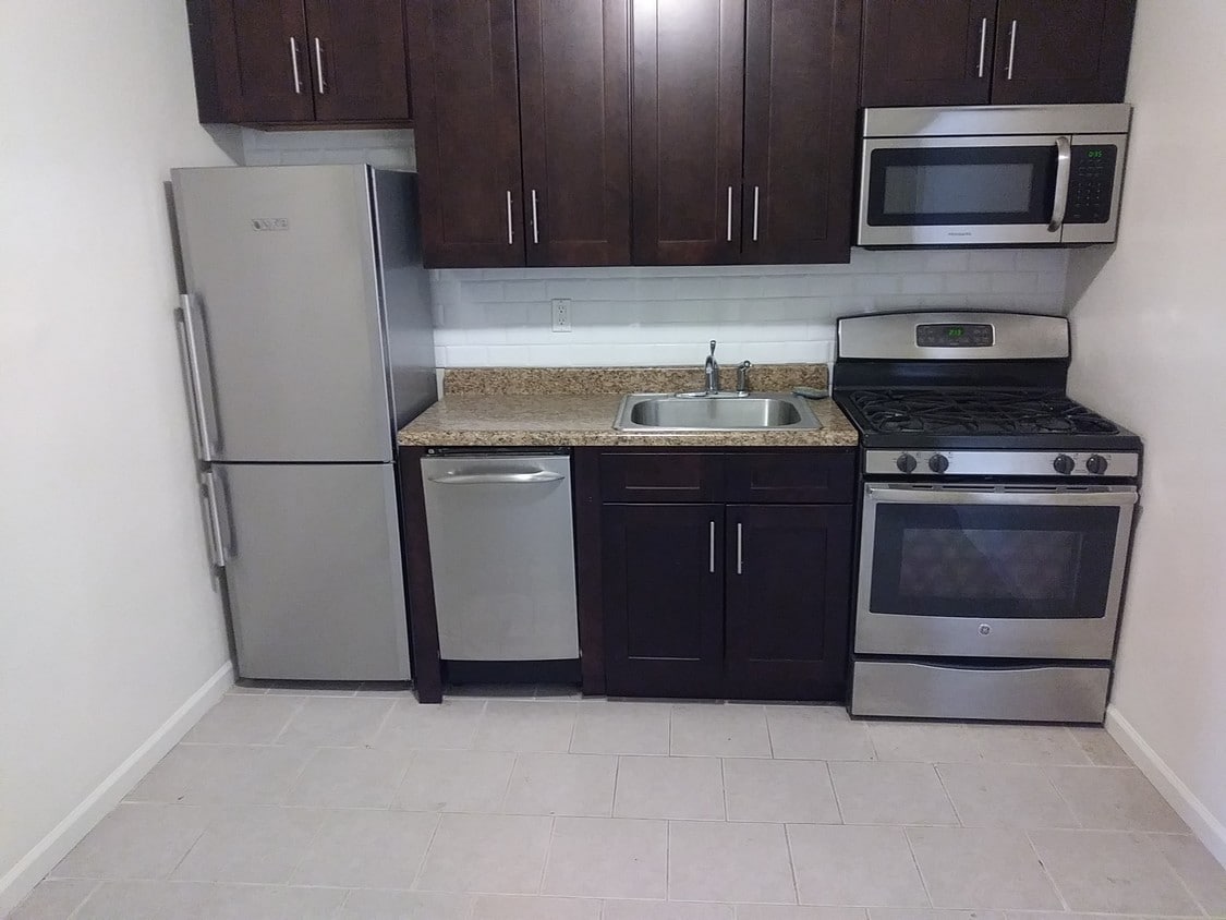 Primary Photo - 47-25 40th St