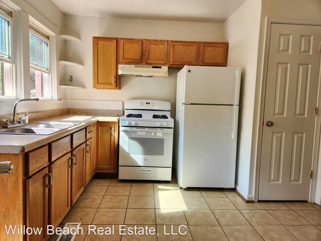 Building Photo - 3 br, 1 bath House - 914 South Avenue