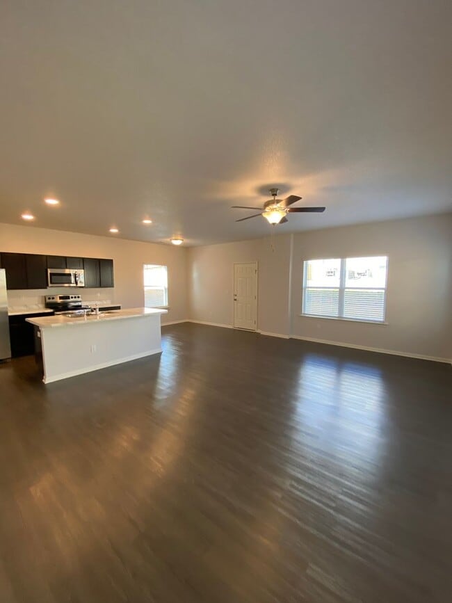 Building Photo - *Pre-Leasing* Three Bedroom | Two and a Ha...
