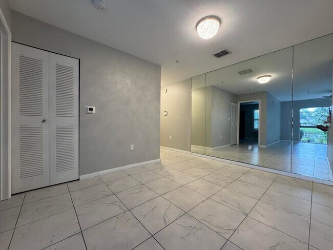 Building Photo - 3/2 Condo in Villaggio On The Lakes