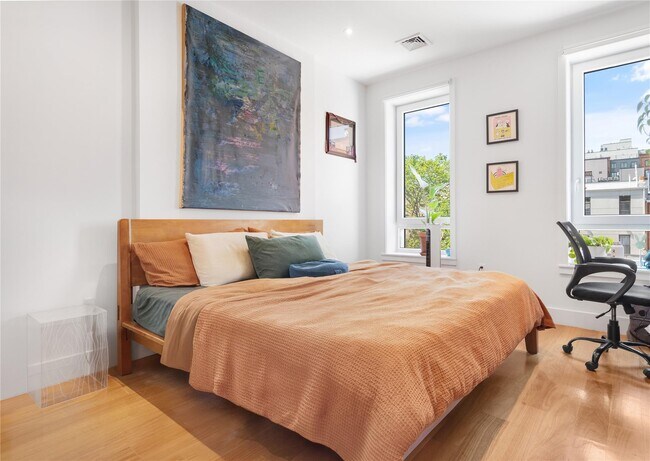 Foto del edificio - 297 Clifton Pl