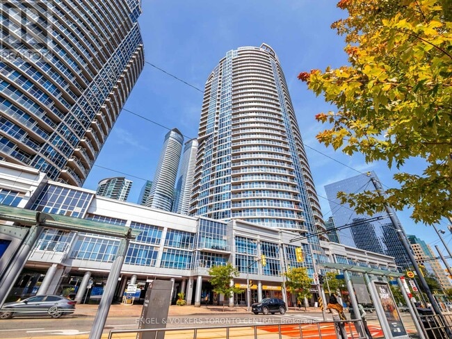 Building Photo - 208 Queens Quay W