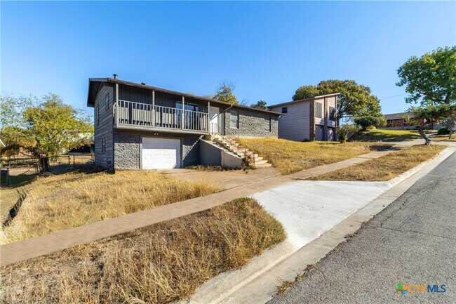 Foto del edificio - 803 W Bryce Ave