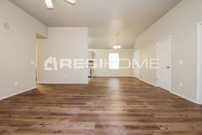 Building Photo - COMING SOON! Anticipated move-in ready dat...