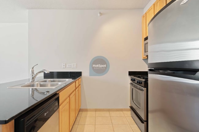 Photo - 373 N Desplaines St Apartment