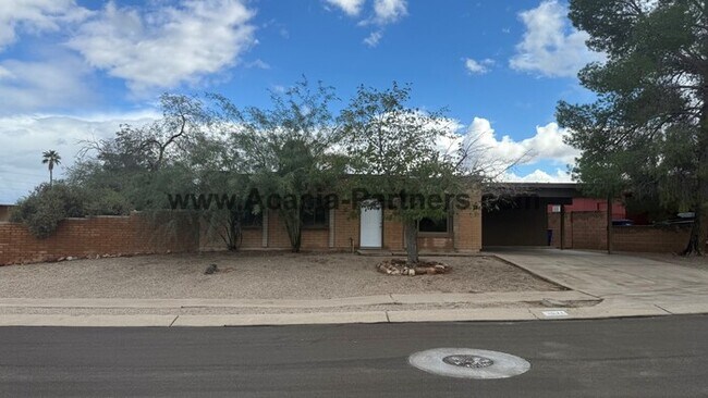 Foto del edificio - Four Bedroom Home Located in East Tucson Neighborhood