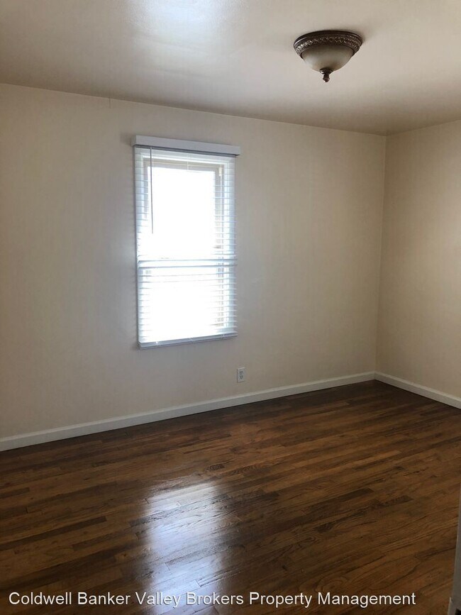 Building Photo - 3 br, 1 bath House - 636 NW 21st Street