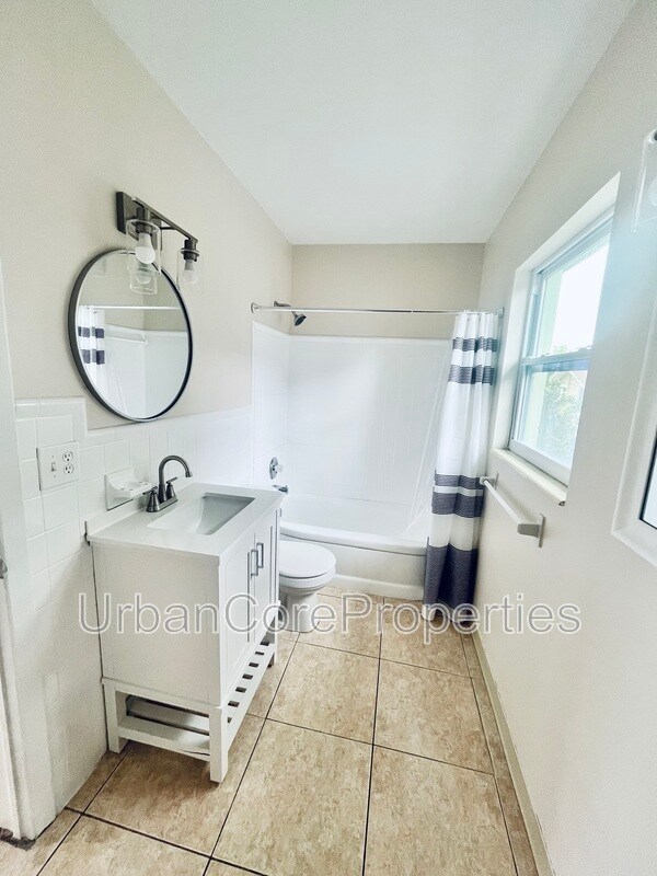 Foto del edificio - 105 7th Ave N