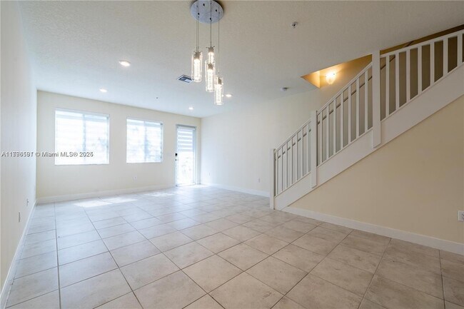 Foto del edificio - 6425 NW 103rd Pl