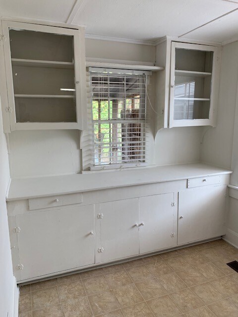 Building Photo - 1 Bedroom/1 Bath Bungalow Style Apartment
