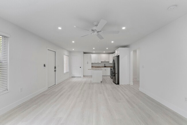 Building Photo - 1279 Beach Rd