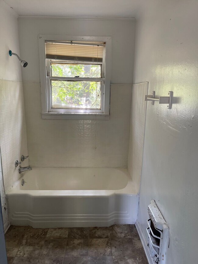 Foto del edificio - 331 W 77th St