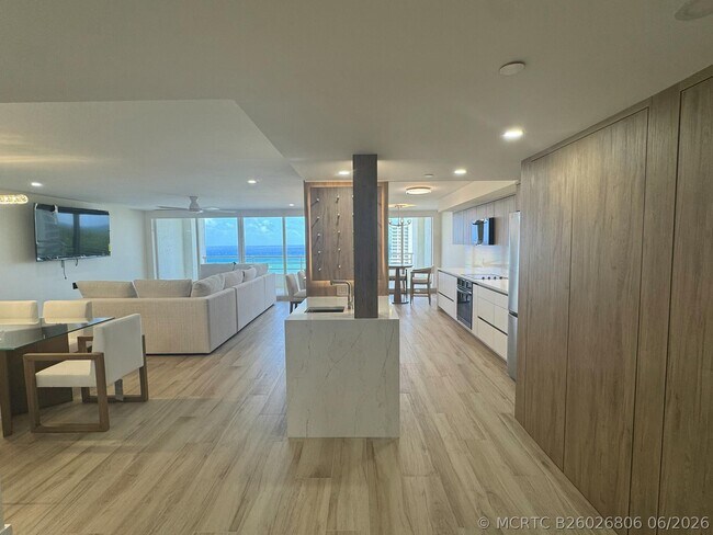 Foto del edificio - 4201 N Ocean Blvd