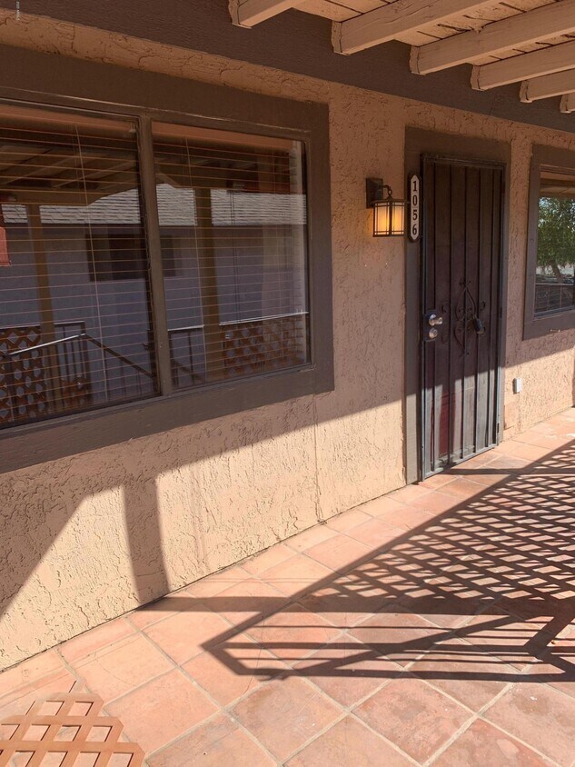 Primary Photo - 1056 N 75th Pl