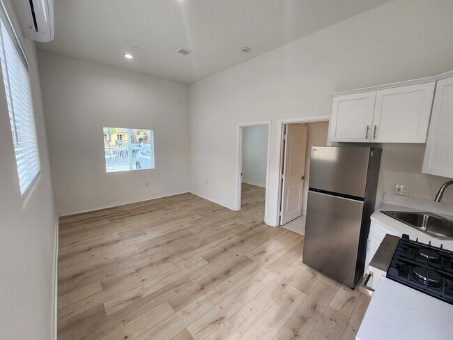 Building Photo - 6522 Camellia Ave