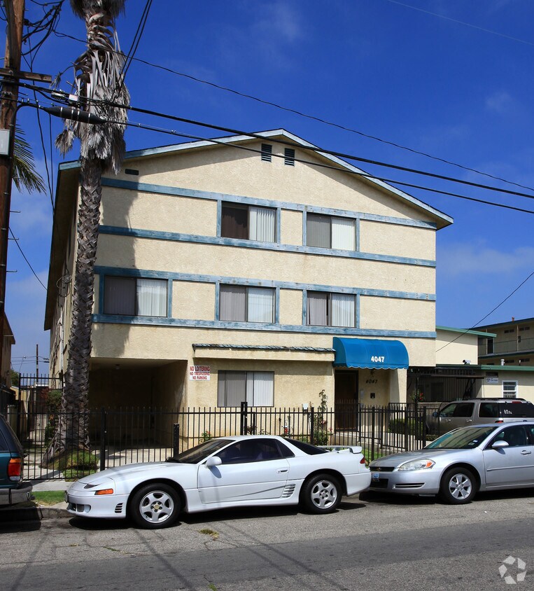 Foto del edificio - 4047 W 129th St