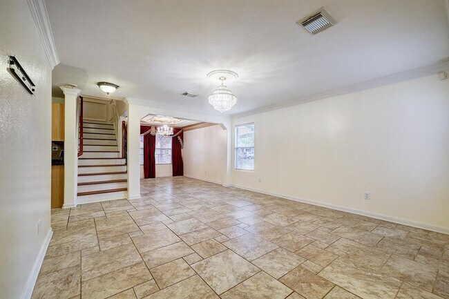 Foto del edificio - 18335 Barkers Crest Dr