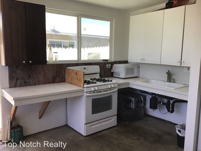 Building Photo - 5 br, 3 bath House - 2200 Sherwood Dr