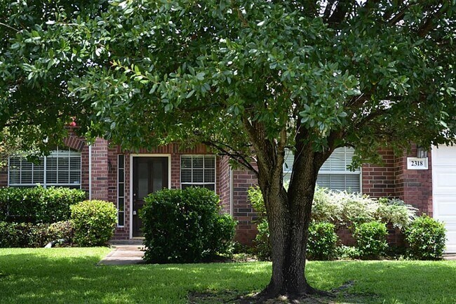 Foto del edificio - 2318 Waterwood Dr