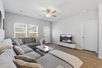 Building Photo - 16215 Globetrotter Ct