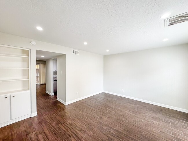 Foto del edificio - 1715 Moritz Dr