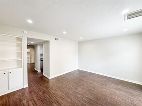 Building Photo - 1715 Moritz Dr