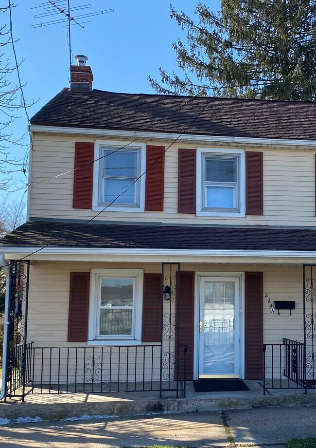 224 South St, Phoenixville, PA 19460 Townhome Rentals in Phoenixville PA