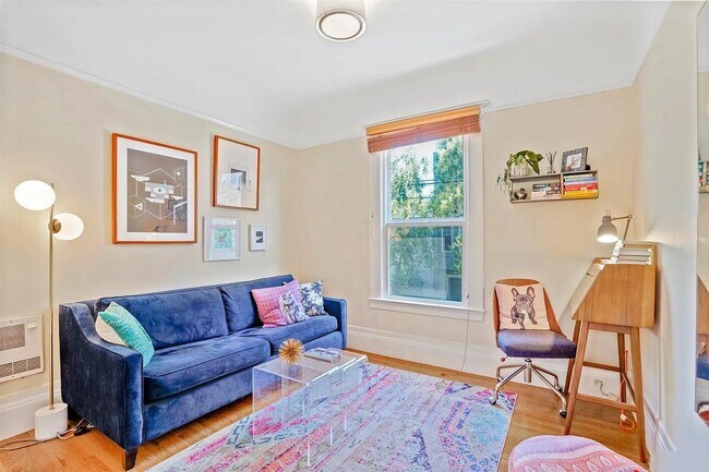 Foto del edificio - Bright and cozy 2br apartment in the heart...