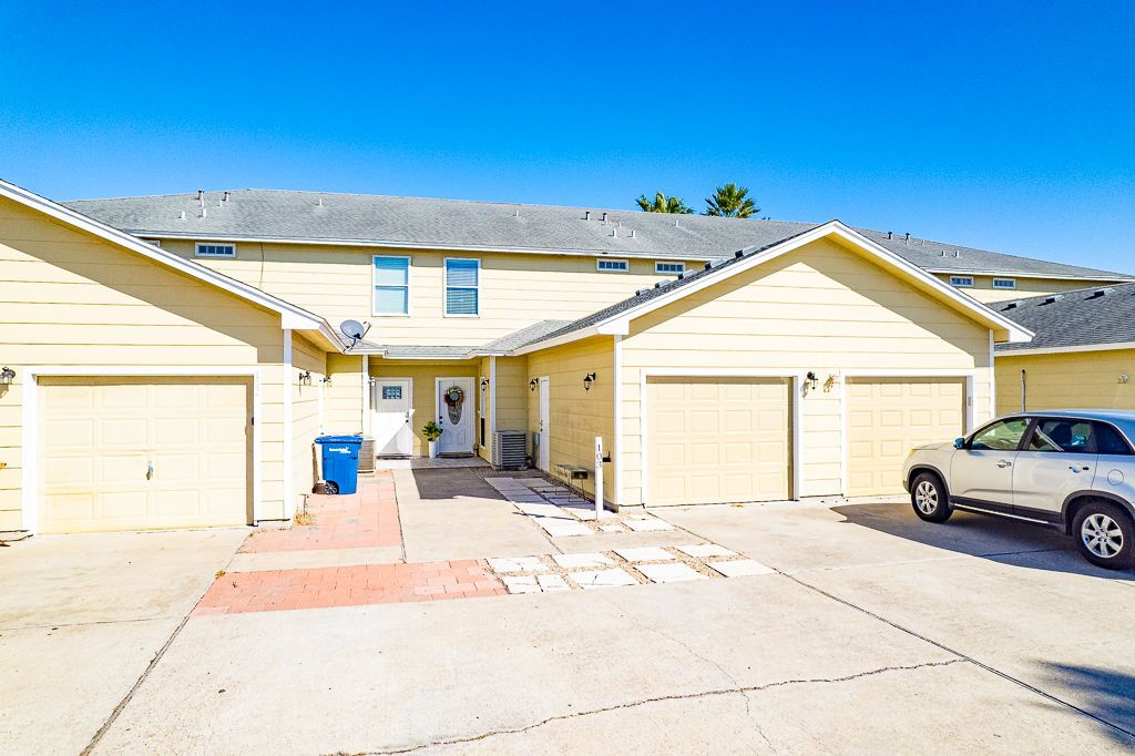 Primary Photo - 14214 Ambrosia St