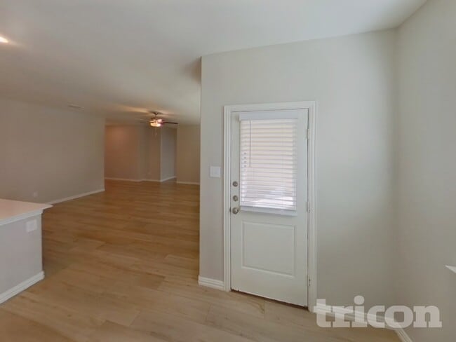 Building Photo - 219 Jenkinson Dr