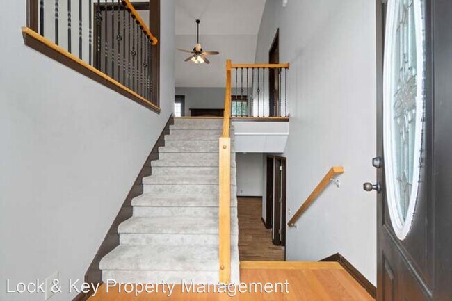 Building Photo - 4 br, 3 bath House - 539 Winding Bluff