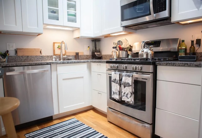 Building Photo - 51 Hancock St