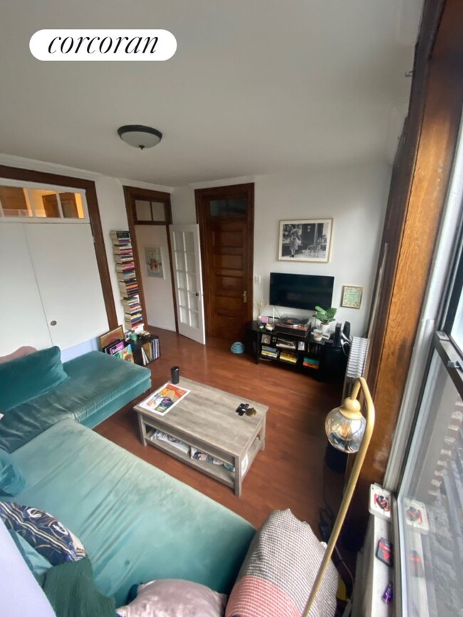 Foto del edificio - 217 E 83rd St