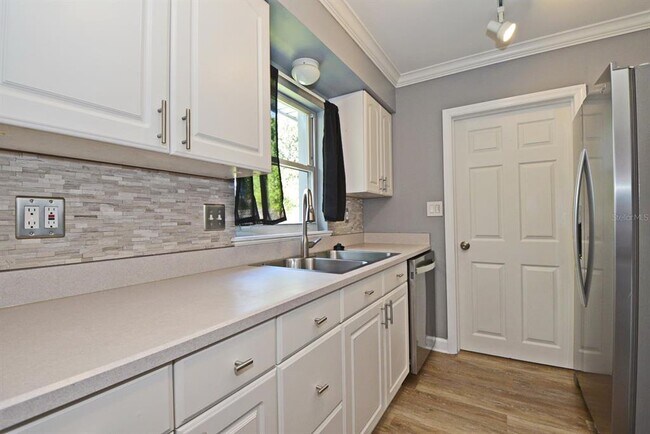 Foto del edificio - 2717 Scarlet Rd