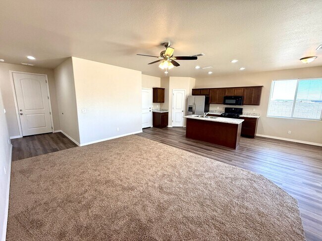 Foto del edificio - New Construction 3 Bed / 2 Bath Home with ...