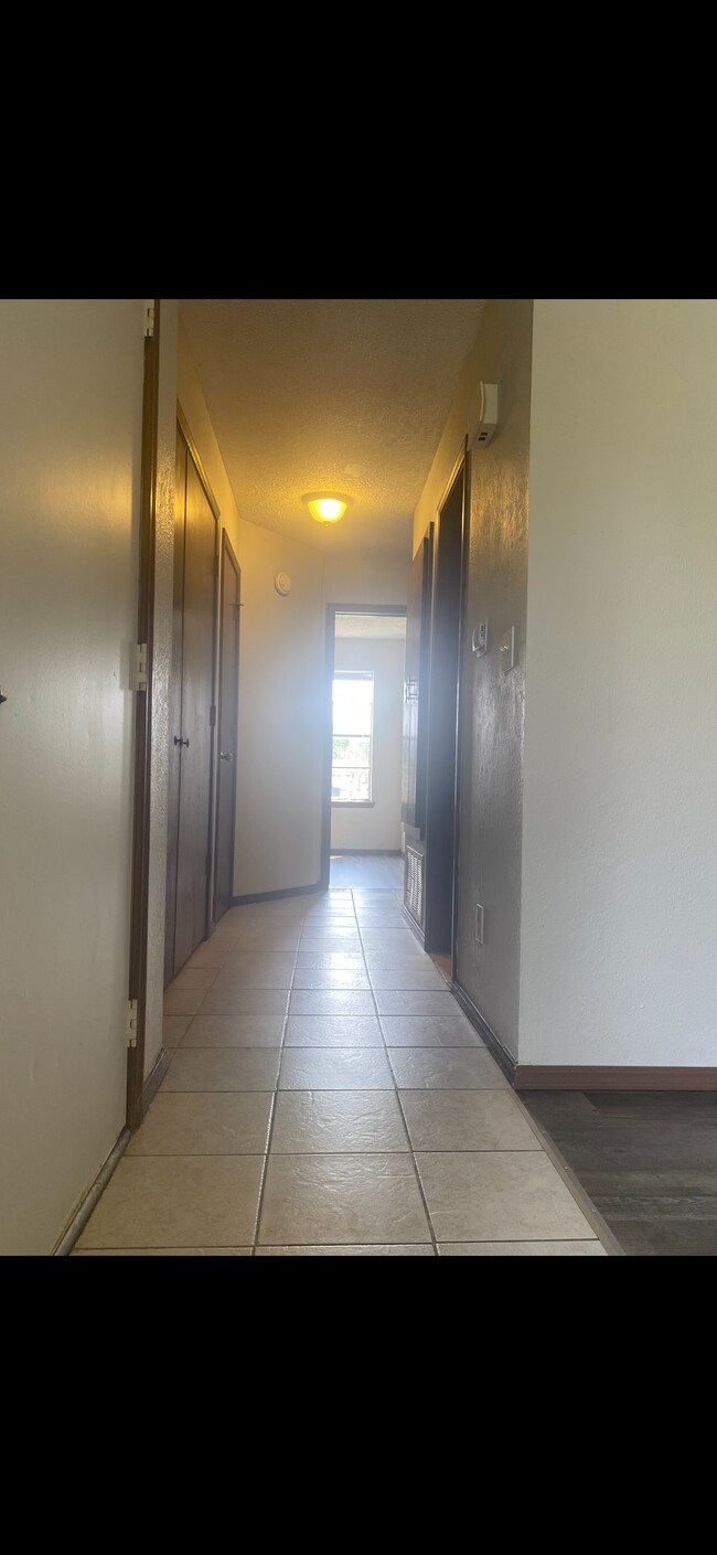 Foto del edificio - 2117 W Oak Ave