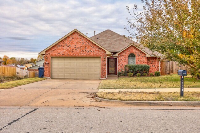 Foto del edificio - 3 Bed 2 Bath in OKC!