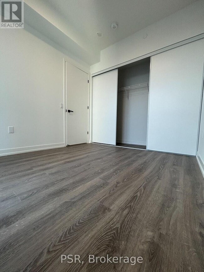 Photo du bâtiment - 8 Interchange Wy